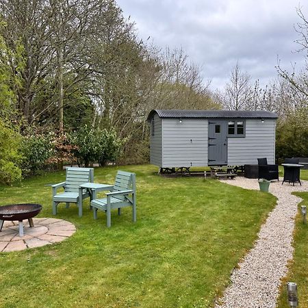 באטל Greatwood Shepherds Hut מראה חיצוני תמונה