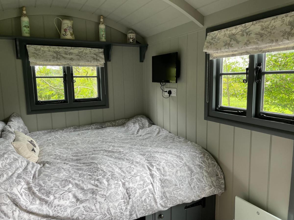 באטל Greatwood Shepherds Hut מראה חיצוני תמונה