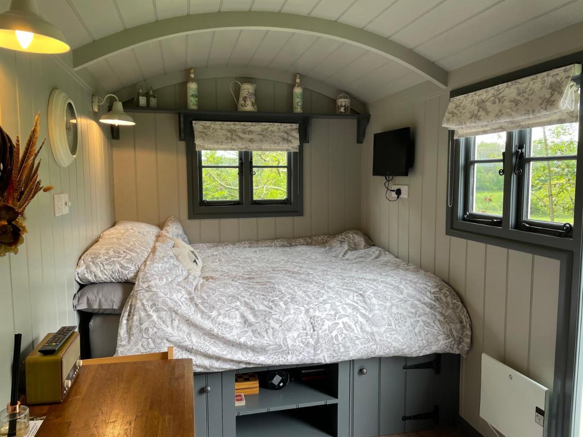 באטל Greatwood Shepherds Hut מראה חיצוני תמונה