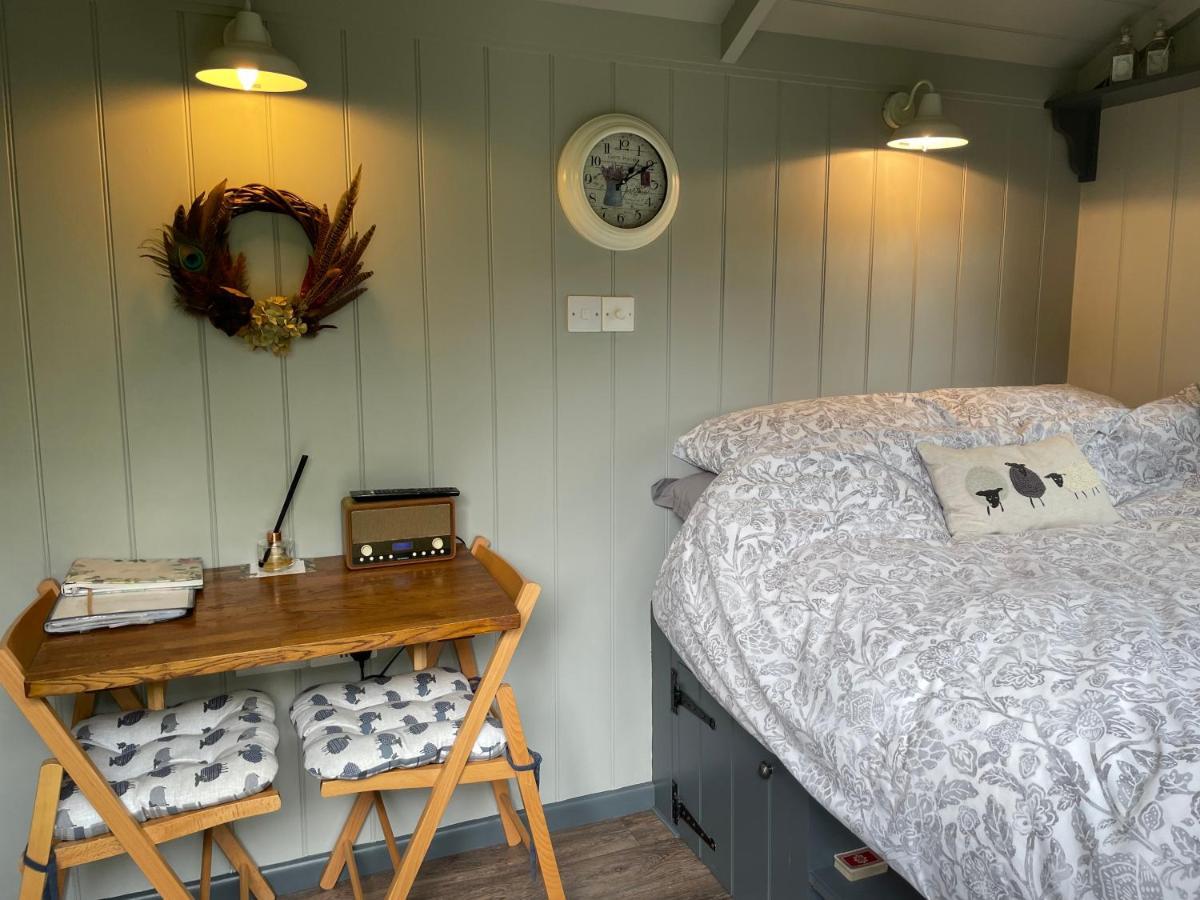 באטל Greatwood Shepherds Hut מראה חיצוני תמונה