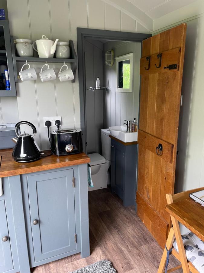 באטל Greatwood Shepherds Hut מראה חיצוני תמונה