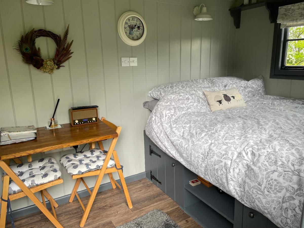באטל Greatwood Shepherds Hut מראה חיצוני תמונה