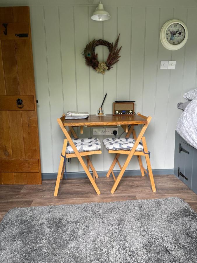באטל Greatwood Shepherds Hut מראה חיצוני תמונה